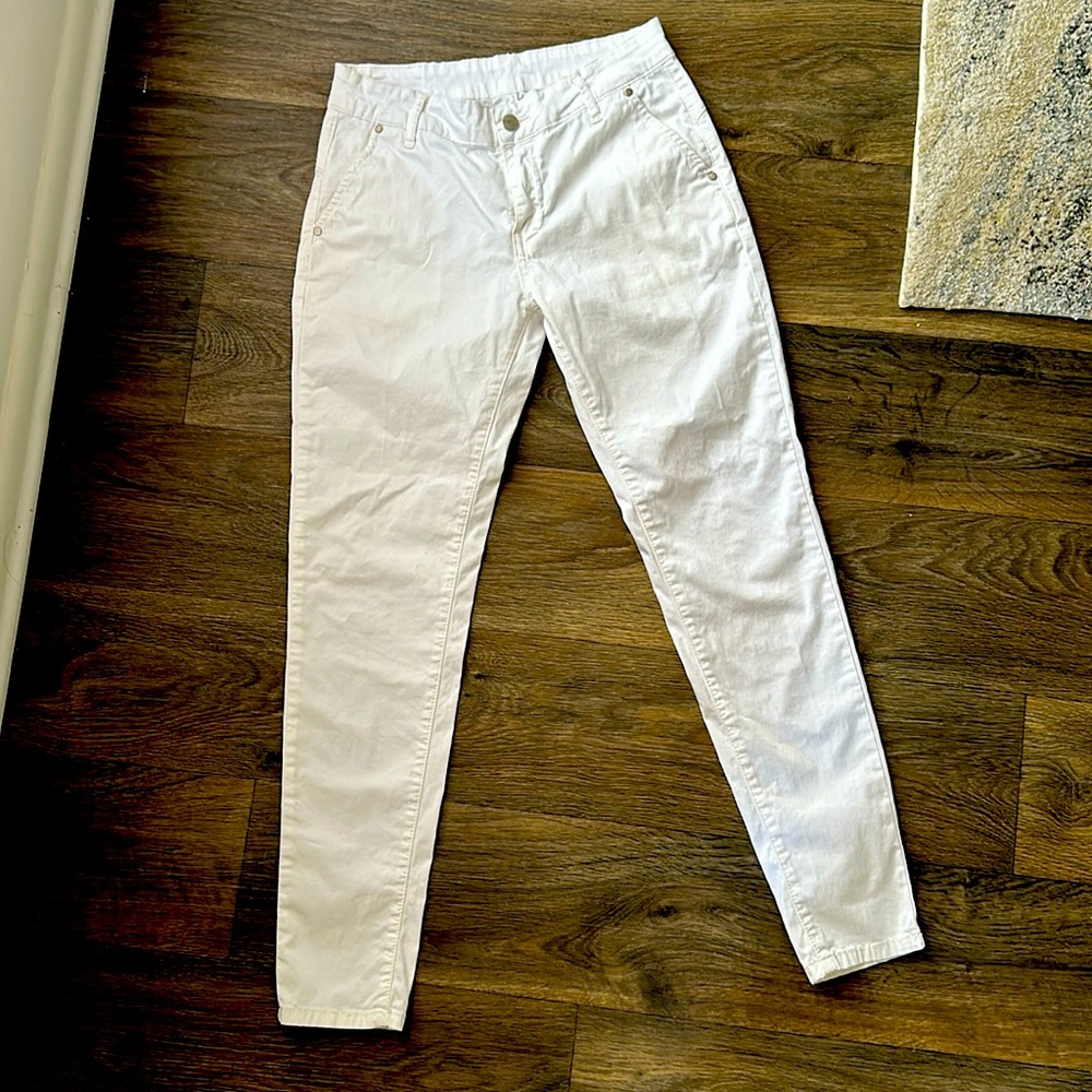 White cotton blend shorts in excellent condition.